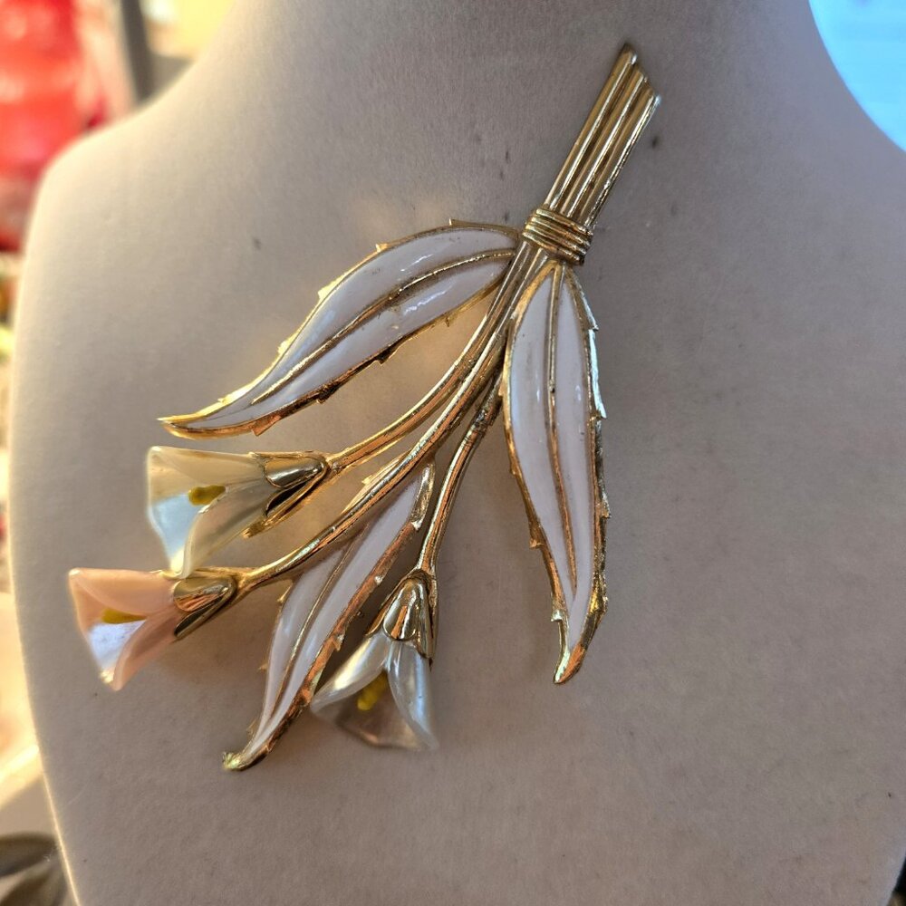 Vintage Celluloid Retro 1920s Large Enamel Metal Calla Flower Pin Brooch